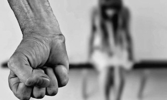 Βόλος: Συγκλονίζει μια μαθήτρια περιγράφοντας στιγμές για την ενδοοικογενειακή βία που βιώνει