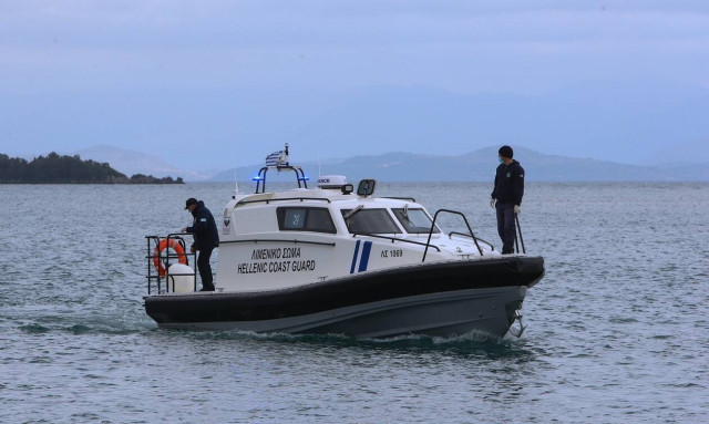 Συνελήφθησαν οι Τούρκοι που έπεσαν με ανεμόπτερο στα ανοιχτά της Καρύστου