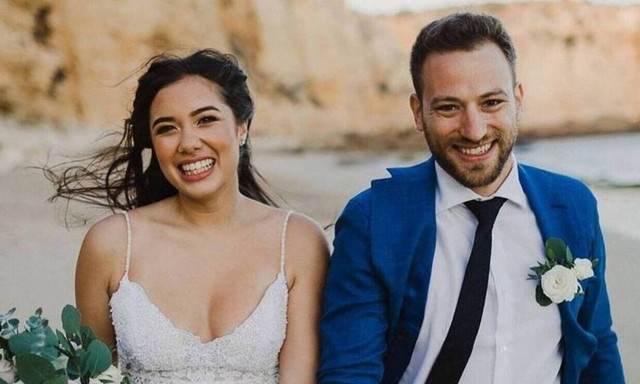 Γλυκά Νερά: Υποψίες για το ημερολόγιο της Καρολάιν - Το έγραψε ο Μπάμπης Αναγνωστόπουλος;