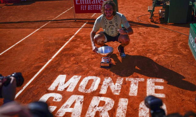 Στέφανος Τσιτσιπάς: Η απονομή κι η ανάκρουση του εθνικού ύμνου (video)