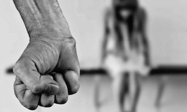 Βόλος: 25χρονη κατήγγειλε τον πρώην της για βιασμό μέσα σε καφετέρια