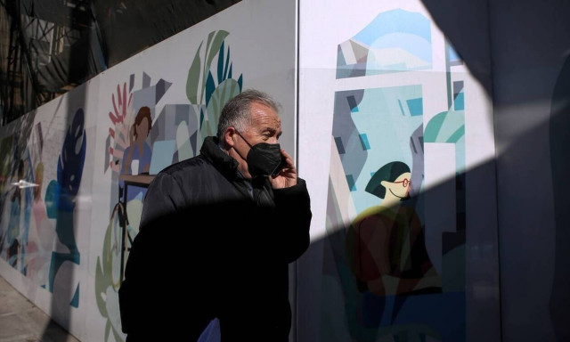 Greece confirms 3,868 new coronavirus infections on Monday, 63 deaths; 307 on ventilators