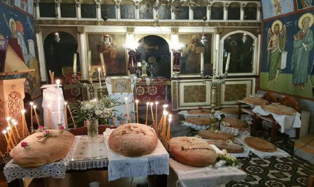 Το έθιμο του «γλυκού ψωμιού» για τους νεκρούς αναβίωσε στα Ανώγεια