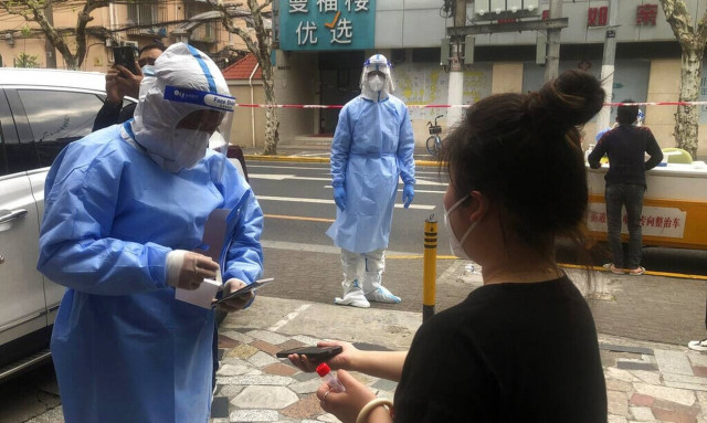 Στα όριά της εξωθείται η Σανγκάη απο το εξοντωτικό lockdown