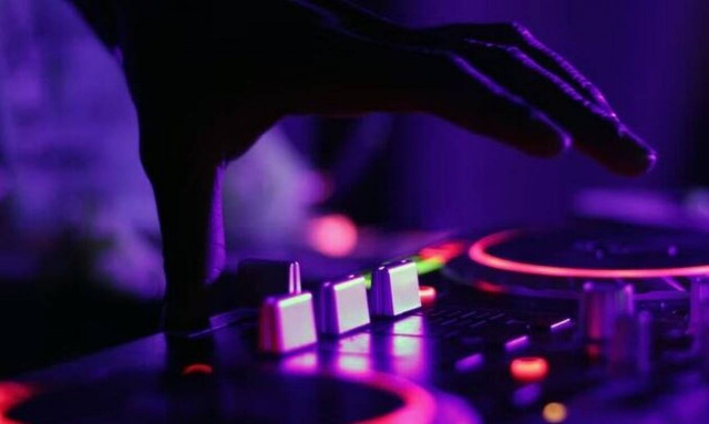 Θλίψη στη Φθιώτιδα: Πέθανε 47χρονος dj - Ήταν πατέρας ενός παιδιού