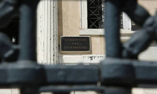 Πρόστιμο 100 ευρώ για μη εμβολιασμένους: Το ΣτΕ ζητάει νέα στοιχεία από τους υπουργούς