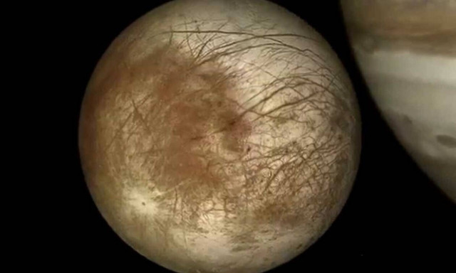 Ευρώπη: Οι ομοιότητες του δορυφόρου του Δία με τη Γροιλανδία «δείχνουν» εξωγήινη ζωή