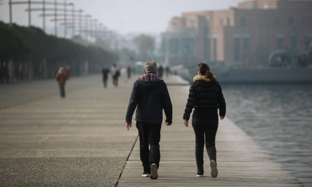 Κρούσματα σήμερα: 10.005 νέα ανακοίνωσε ο ΕΟΔΥ - 46 θάνατοι και 298 διασωληνωμένοι
