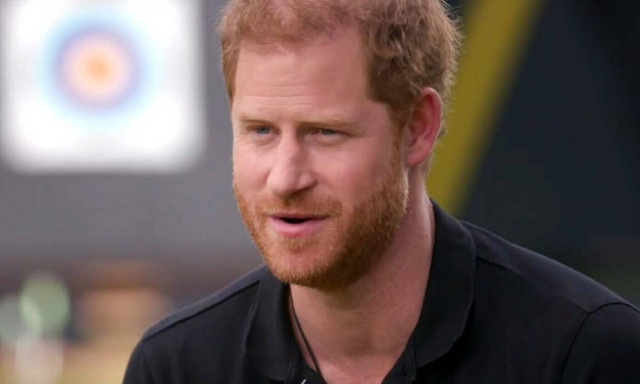 «Μείνε στις ΗΠΑ» - Έξαλλοι οι Βρετανοί μετά τη συνέντευξη του Πρίγκιπα Χάρι (vid)