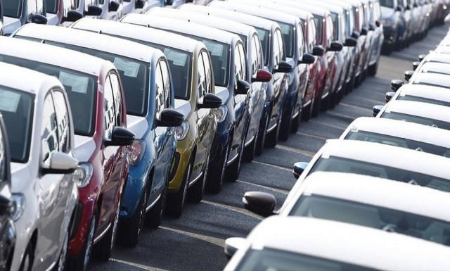 Κύπρος: Ξέφυγε η κατάσταση -Υπερπολυτελή οχήματα κυκλοφορούν άγραφα και χωρίς άδεια κυκλοφορίας!