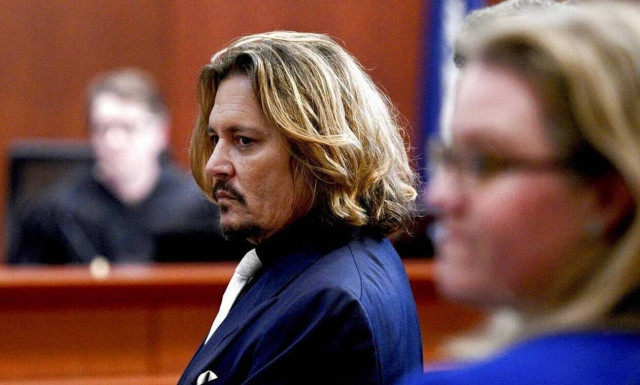 Τζόνι Ντεπ: Κατέθεσε ότι η πρώην σύζυγός του Άμπερ Χερντ ήταν βίαιη προς εκείνον