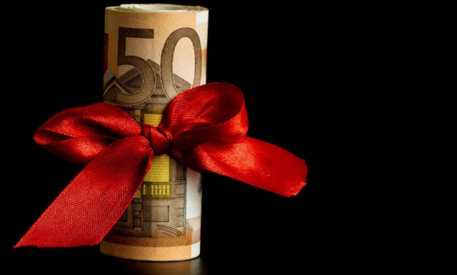 Πάσχα 2022: Σήμερα (20/4) η πληρωμή αδειοδωροσήμου  σε 65.775 εργατοτεχνίτες οικοδόμους