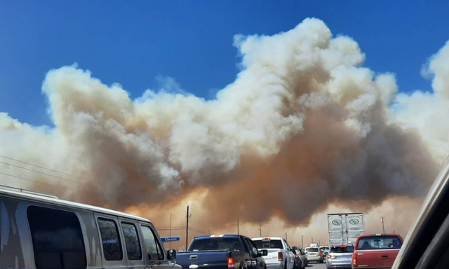 ΗΠΑ: Τριπλασιάστηκε η πυρκαγιά στην Αριζόνα - Χιλιάδες άνθρωποι εγκατέλειψαν τις εστίες τους