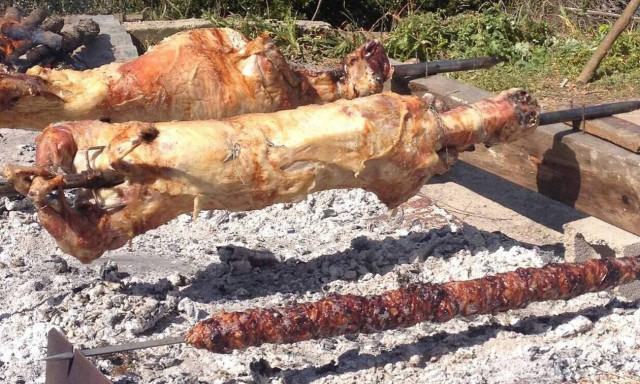 Πάσχα 2022: Ήθη και έθιμα από την Ρούμελη