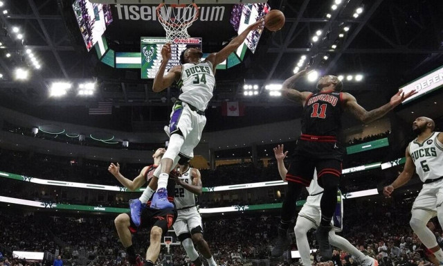 ΝΒΑ: Στραβοπάτημα για τους Μιλγουόκι Μπακς στο δεύτερο ματς με του Μπουλς για τα πλέι οφ