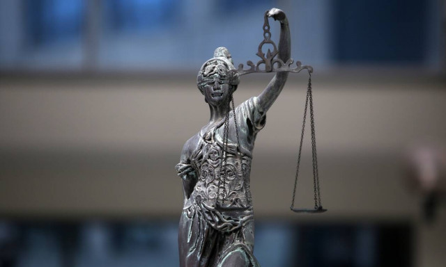 Δικαιοσύνη σε… αναβολή: Οι 48 αναβολές σε μια υπόθεση και οι 15 απολύσεις δικαστών