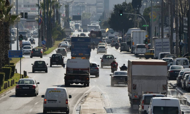 Κίνηση live: Καθυστερήσεις στην Αττική - Ποιοι δρόμοι είναι μποτιλιαρισμένοι