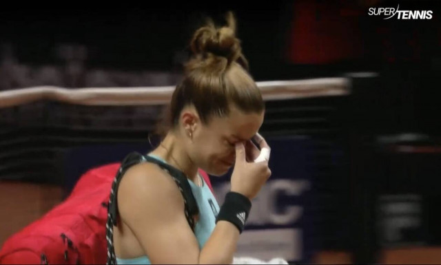 Μαρία Σάκκαρη: Εγκατέλειψε με δάκρυα η Ελληνίδα τενίστρια - Άδοξο «αντίο» στη Στουτγκάρδη