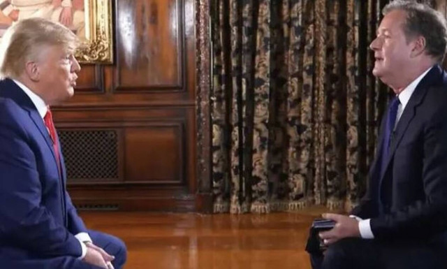 Έξαλλος ο Τραμπ με δημοσιογράφο: Είσαι ανόητος, κλείσε την κάμερα τώρα (vid)