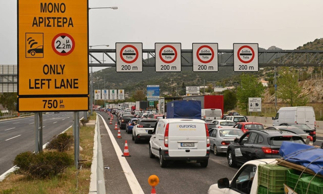 Motorways packed as Easter exodus continues on Good Friday