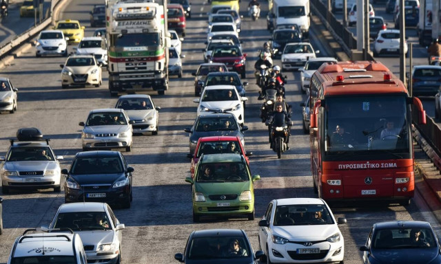 Σε εξέλιξη η μεγάλη έξοδος του Πάσχα – Στο «κόκκινο» η Αθηνών-Κορίνθου