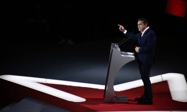 Τα ανοιχτά χαρτιά του Τσίπρα μπροστά στην απλή αναλογική και το plan B για τις δεύτερες κάλπες