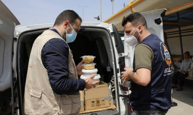 Πειραιάς: 1.230 εορταστικά γεύματα από τον δήμο και την ΚΟ.Δ.Ε.Π.