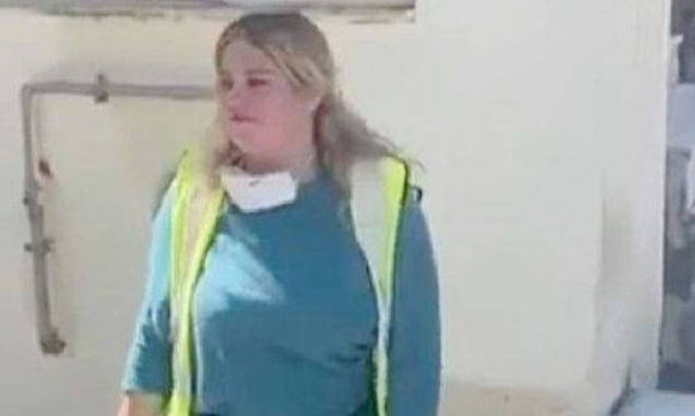 Εργαζόμενη στην καθαριότητα του δήμου Αθηναίων βρήκε 19.000 ευρώ σε τσάντα και τα παρέδωσε