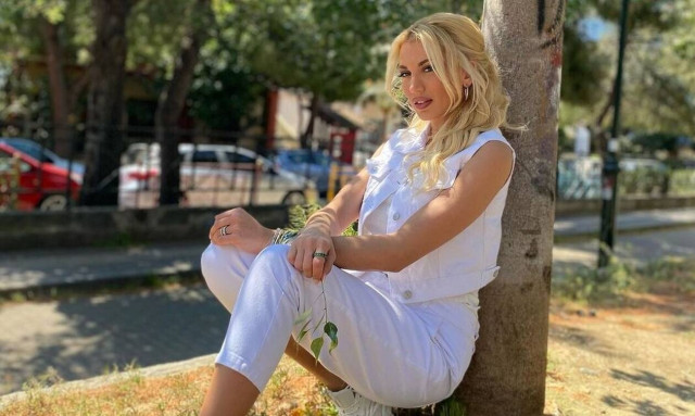 Κωνσταντίνα Σπυροπούλου: Ποζάρει με μαγιό στην Κρήτη και κόβει την ανάσα (photos)