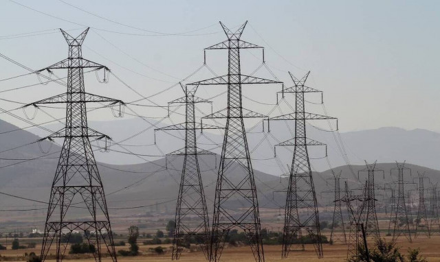 Η πολιτική των επιδοτήσεων για την αντιμετώπιση της ανεξέλεγκτης ενεργειακής κρίσης, παρά την κριτικ