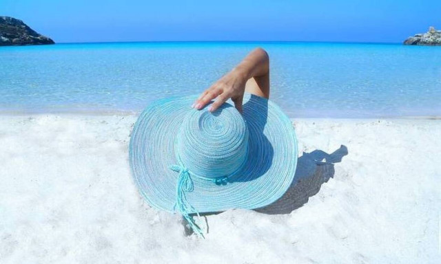 ΟΠΕΚΑ - Κοινωνικός τουρισμός 2022: Ποιοι είναι οι δικαιούχοι - Από πότε μπορούν να κάνουν αίτηση