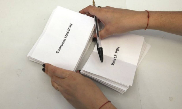 Live Blog: Τα αποτελέσματα των εκλογών στη Γαλλία - Μεγάλη νίκη του Μακρόν έναντι της Λεπέν