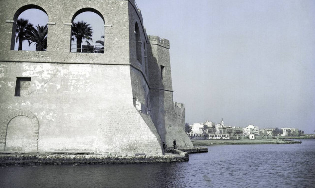 Λίβανος: Ένα παιδί νεκρό και πάνω από 40 διασωθέντες μετά το ναυάγιο πλοίου στο λιμάνι της Τρίπολης