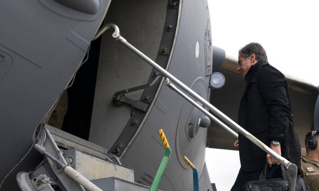 Πόλεμος στην Ουκρανία: Πακέτο βοήθειας 713 εκατ. δολαρίων υποσχέθηκε ο Μπλίνκεν στον Ζελένσκι