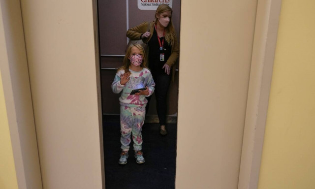 Ανησυχία για την οξεία ηπατίτιδα σε παιδιά: Το 10% χρειάστηκε μεταμόσχευση - Κολλάνε και οι μεγάλοι