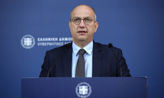 Γιάννης Οικονόμου: Δείτε live την ενημέρωση των πολιτικών συντακτών