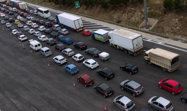 Delays on Athens-Corinth national highway due to accident