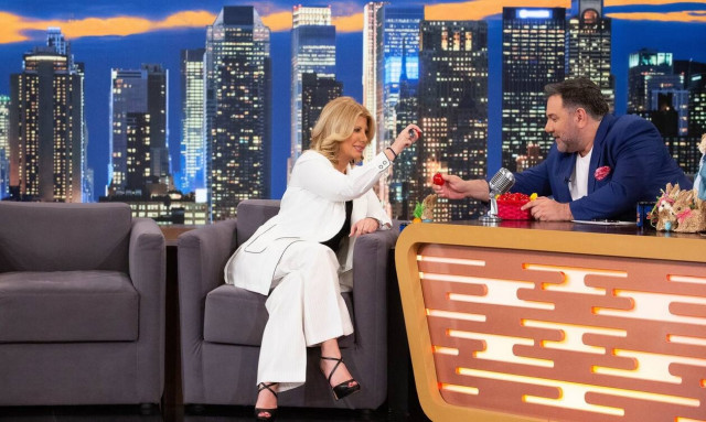 The 2Night Show: Ζήνα Κουτσελίνη και Δημήτρης Σταρόβας στον Γρηγόρη Αρναούτογλου