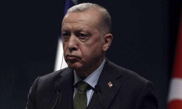 Στην Τουρκία καταδικάζουν κατηγορούμενους και μέσα από το κελί τους