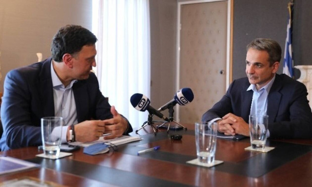 All factors point to a good tourism season in 2022, says PM Mitsotakis at ministry visit