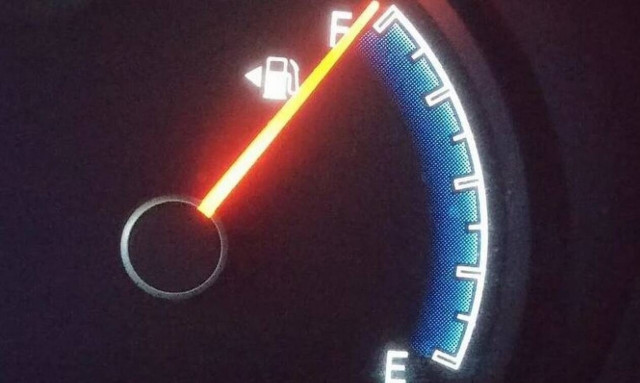 Επίδομα βενζίνης: Διευκρινίσεις για τους δικαιούχους - Πότε μπαίνουν τα χρήματα (vids)