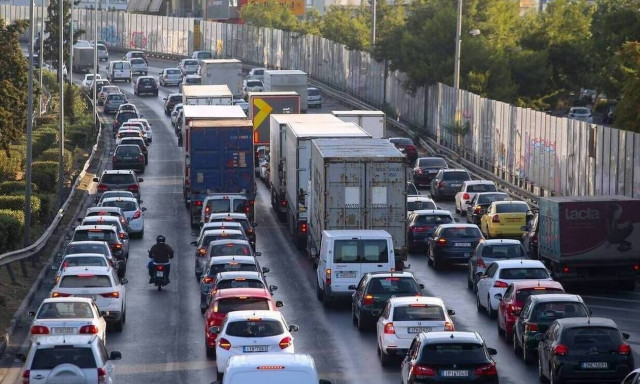 Κίνηση: Μετ΄εμποδίων η κυκλοφορία στον Κηφισό λόγω τροχαίου