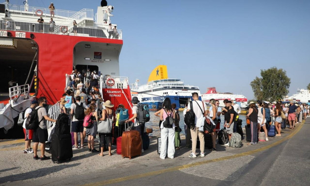 Αύξηση της επιβατικής κίνησης από τα λιμάνια σε σχέση με το 2021 - Αναμένεται νέα έξοδος