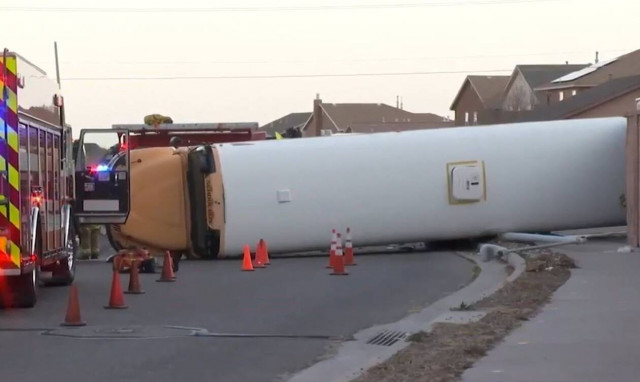 ΗΠΑ: Συγκλονιστικό βίντεο - Σύγκρουση αυτοκινήτου με σχολικό λεωφορείο που επέβαιναν 23 μαθητές