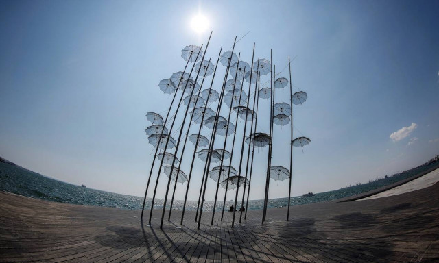 Καιρός: «Μίνι καλοκαίρι» καλοκαίρι και την Παρασκευή – Πού θα φτάσει ο υδράργυρος