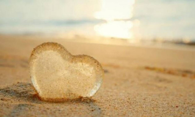 Ποια «καυτή» τραγουδίστρια θέλουν στον ΣΚΑΙ για το νέο ριάλιτι «αγάπης» (photos)