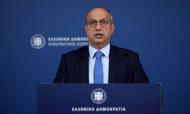 Γιάννης Οικονόμου: Δείτε LIVE την ενημέρωση των πολιτικών συντακτών