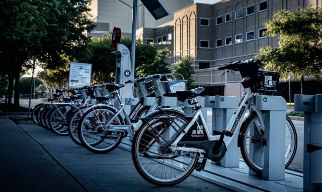 ΕΣΠΑ: Η μικρο-κινητικότητα εισέρχεται σε 33 δήμους της Αττικής - Έρχονται νέα έργα