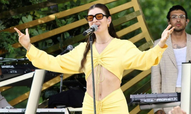 Lorde: Εξηγεί το viral video από συναυλία στο οποίο ζητάει από το κοινό να κάνει ησυχία