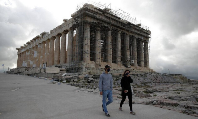 Municipality of Athens organises historical tours, artistic experiences